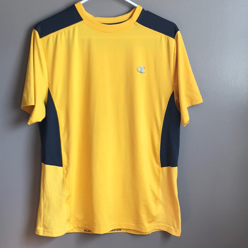🇺🇸Men’s Large Champion Power Flex Shirt